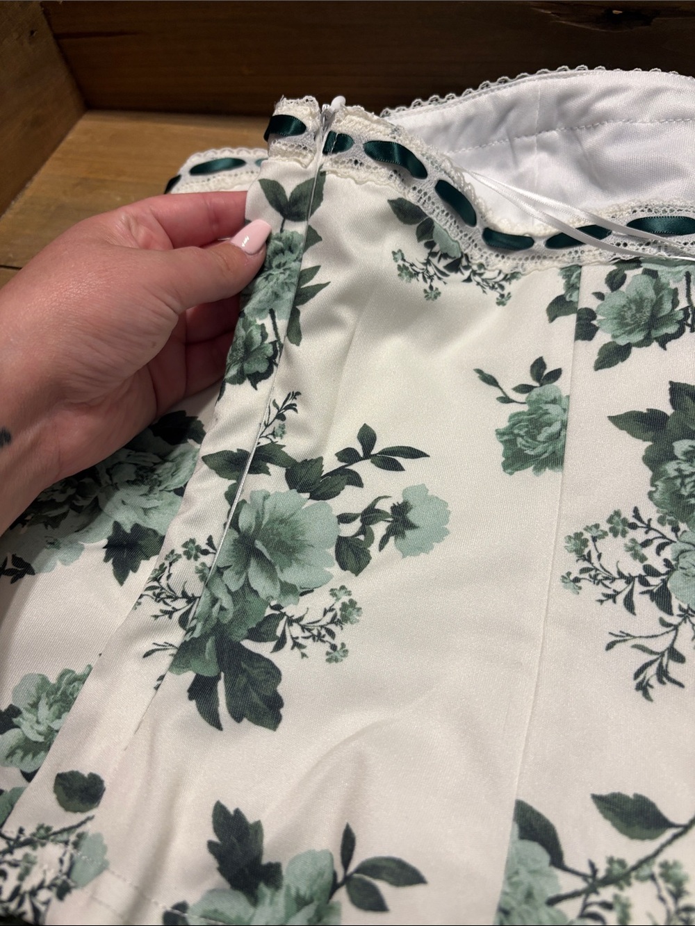Kimchi Blue Floral Satin Bandeau Crop Boho Coquette Feminine Floral Large - Picture 4 of 6